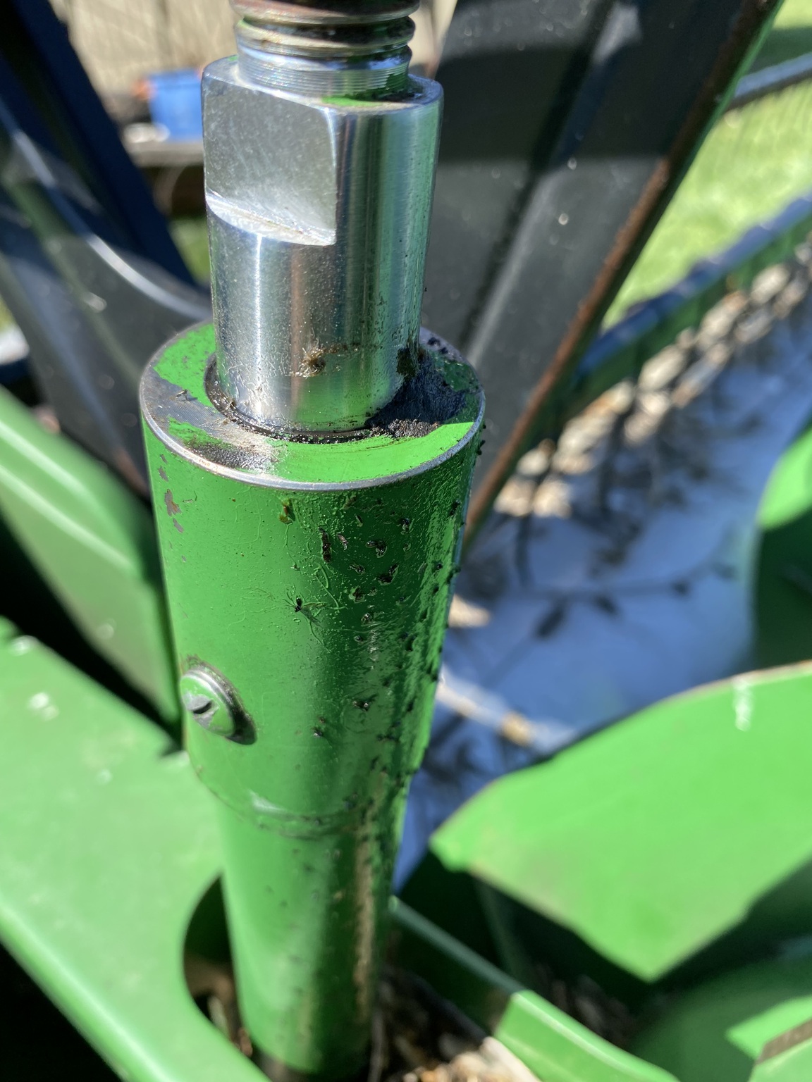 2010 John Deere 630F Image 10