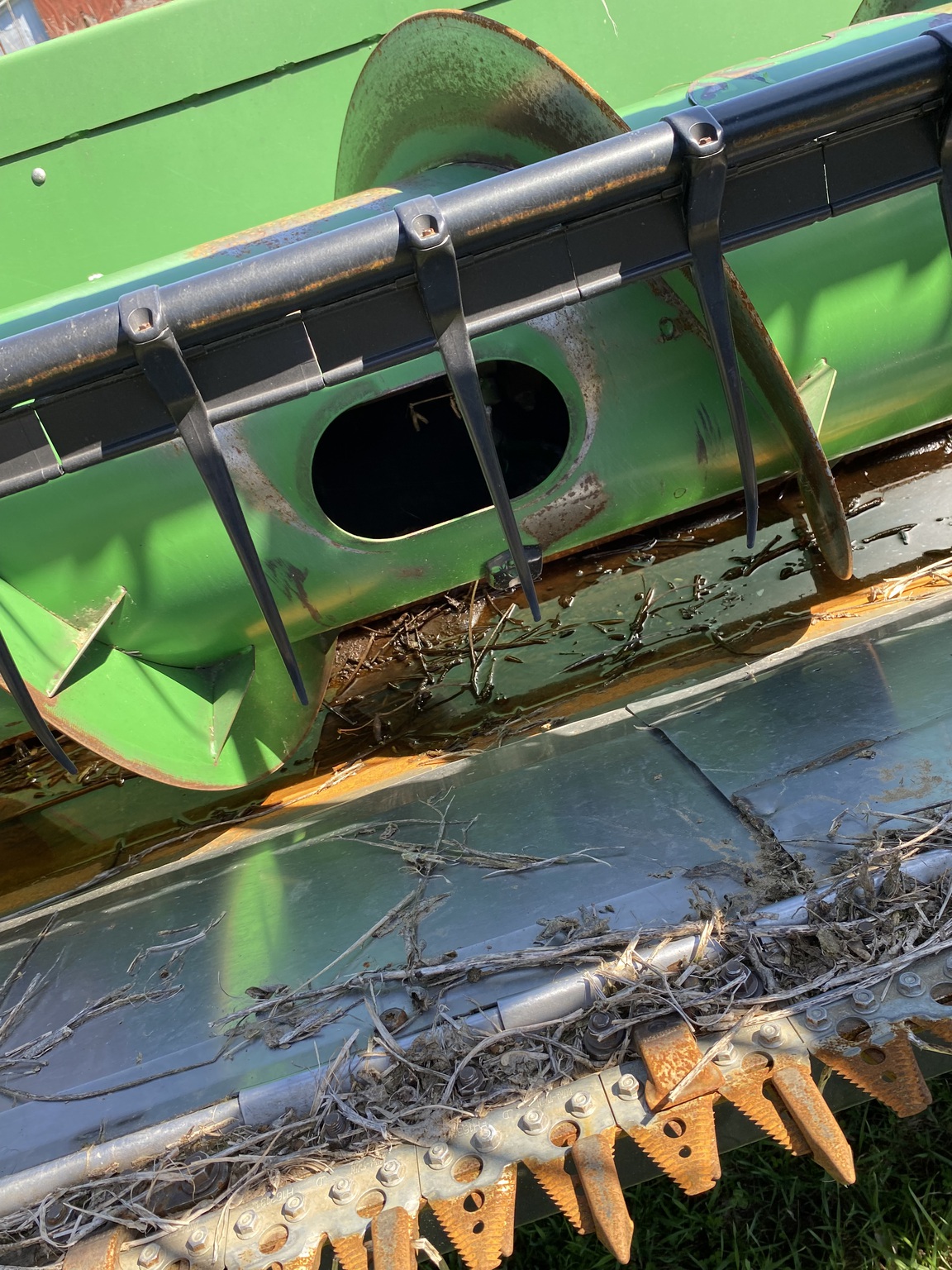 2010 John Deere 630F Image 8