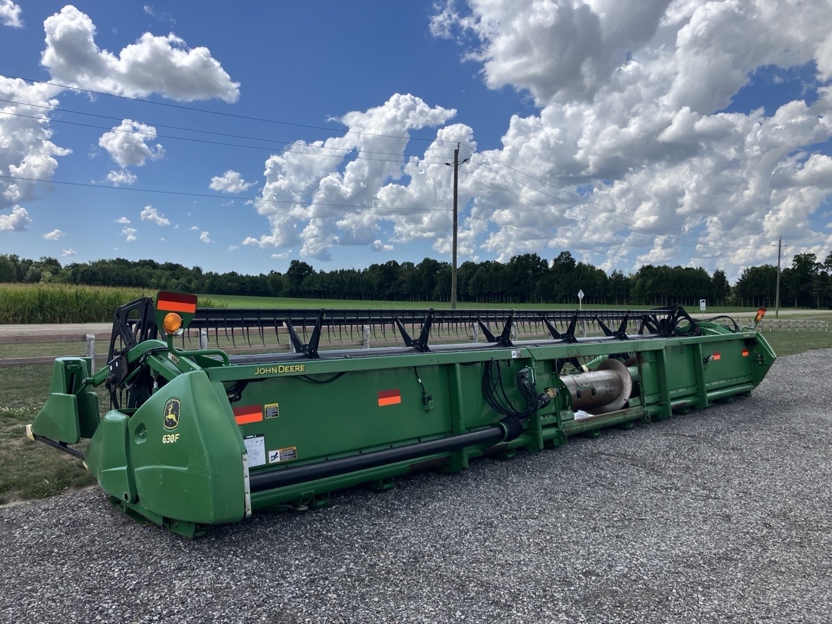 2010 John Deere 630F Image 1