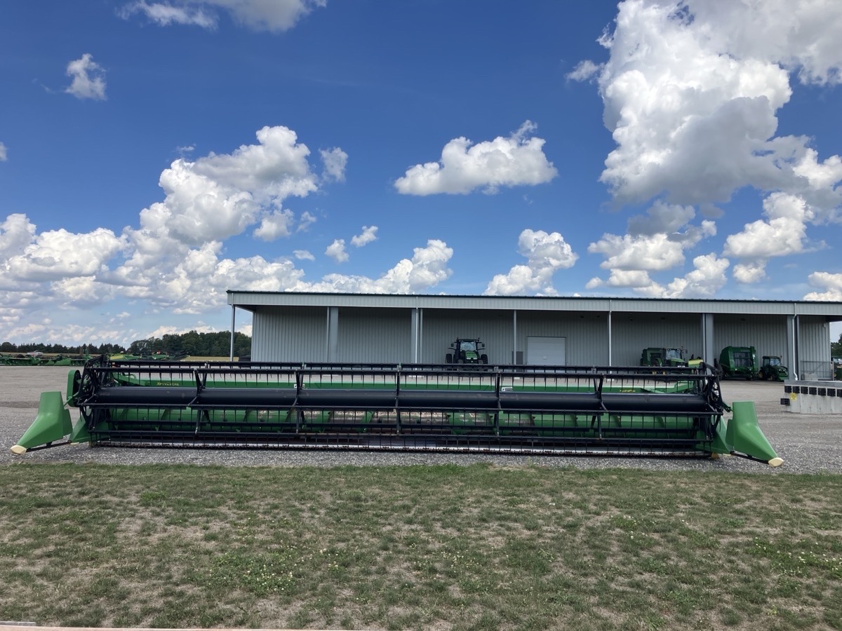 2010 John Deere 630F Image 7