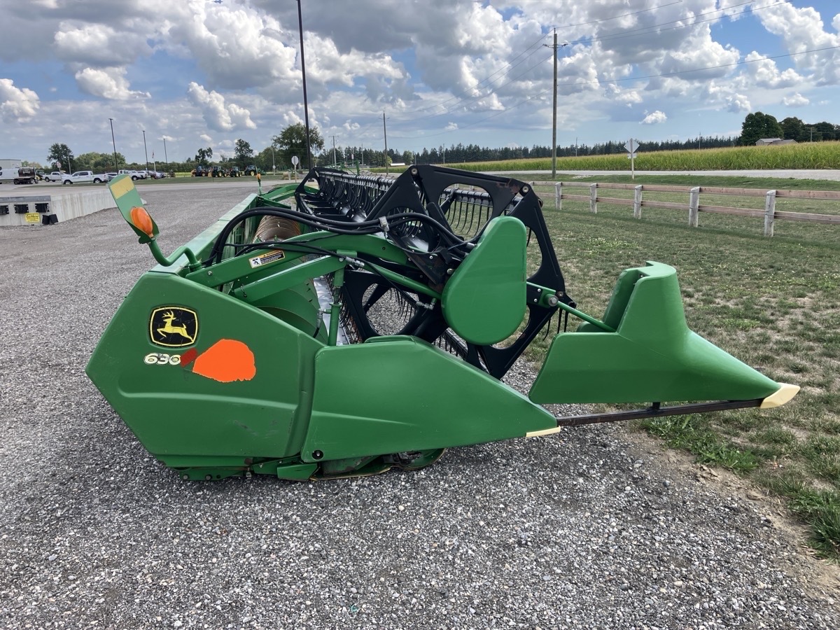 2010 John Deere 630F Image 4
