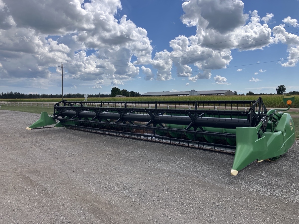 2010 John Deere 630F Image 5