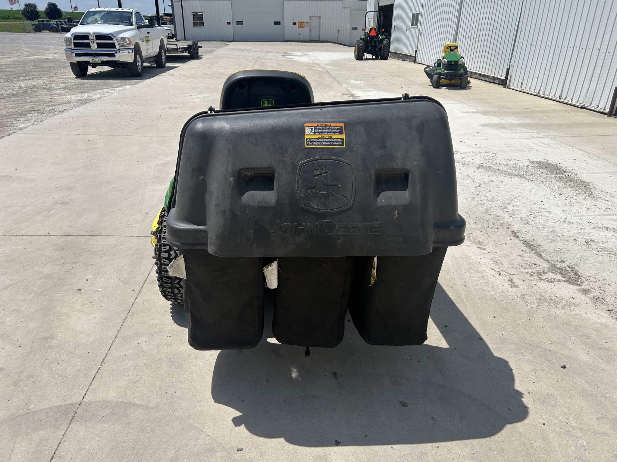 2019 John Deere X739 Image 12