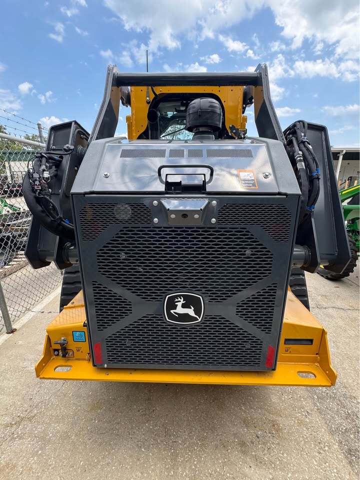 2025 John Deere 333 P Image 5