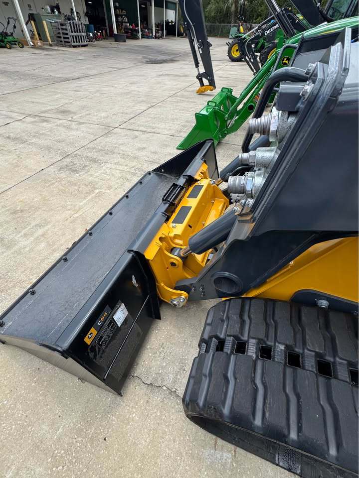 2025 John Deere 333 P Image 4