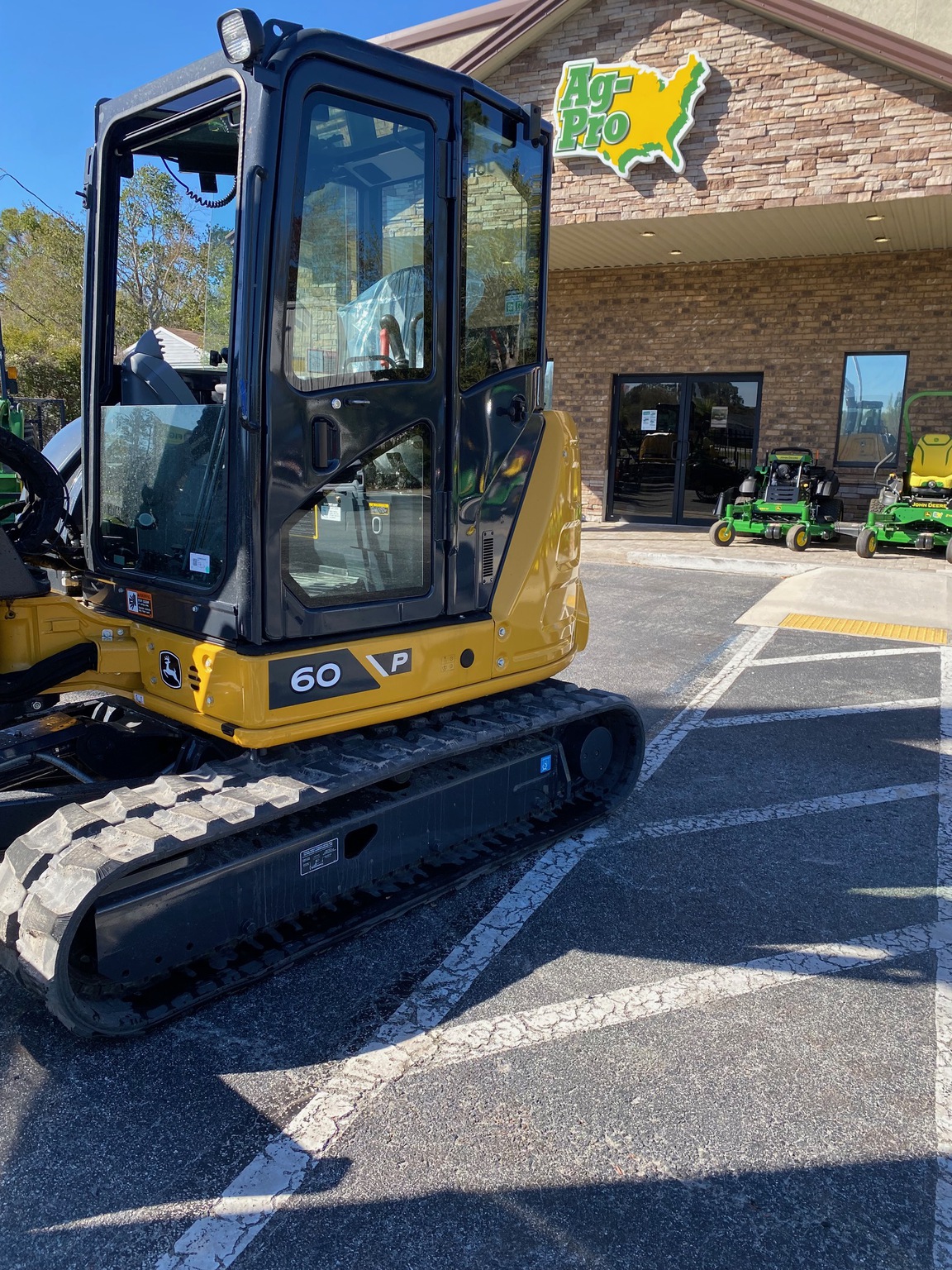 2025 John Deere 60 P Image 2