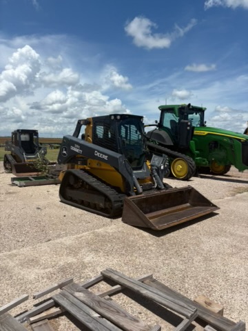 2021 John Deere 331G Image 1