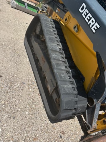 2021 John Deere 331G Image 4
