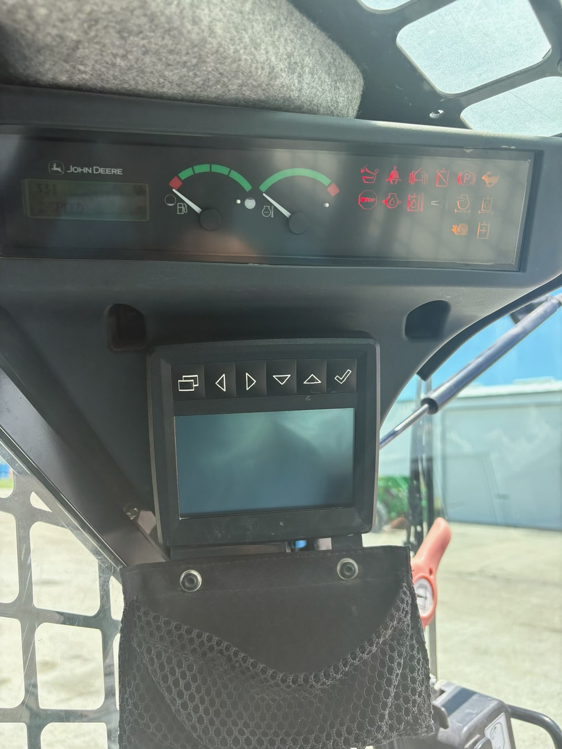 2021 John Deere 331G Image 11