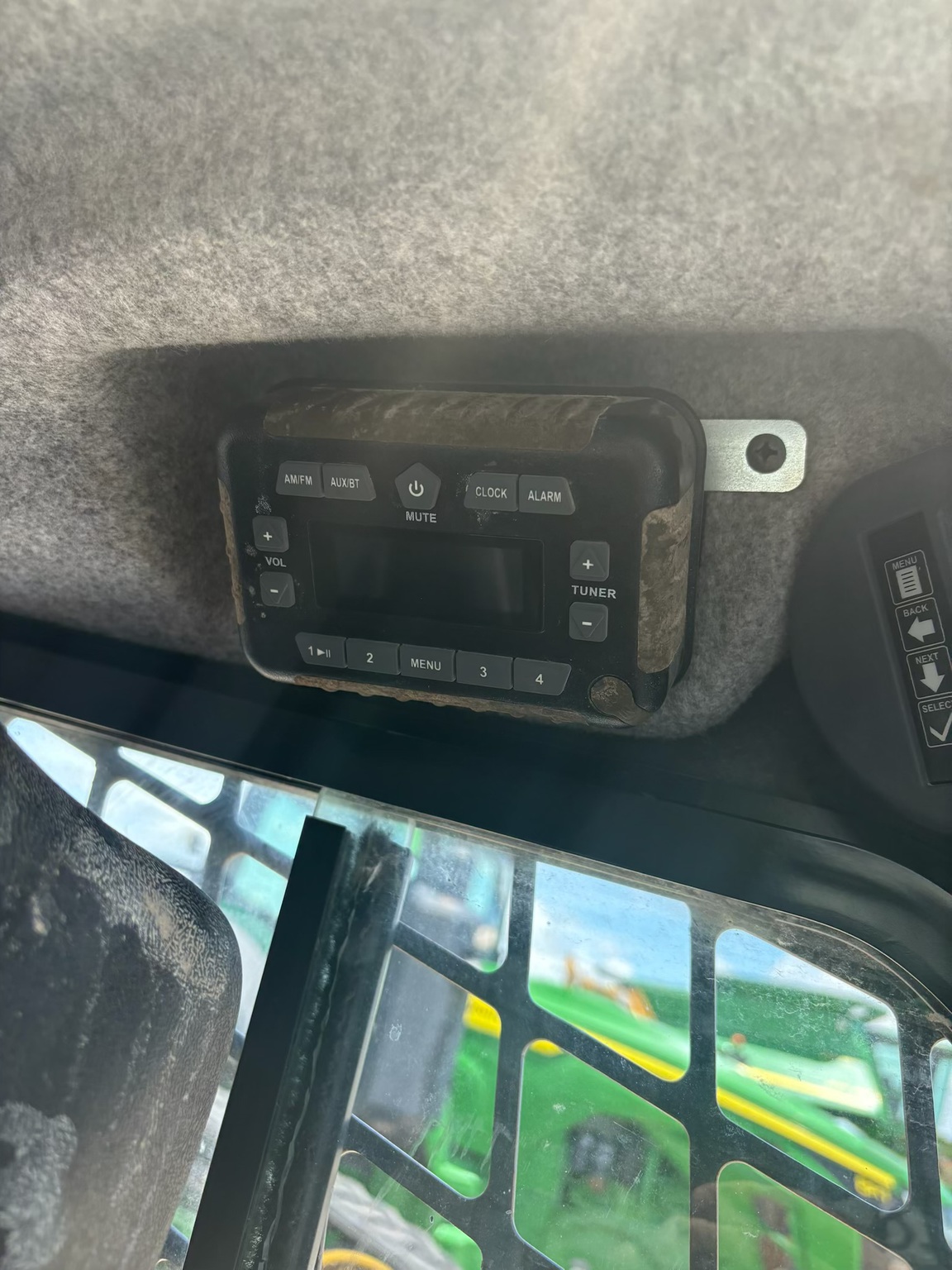 2021 John Deere 331G Image 10