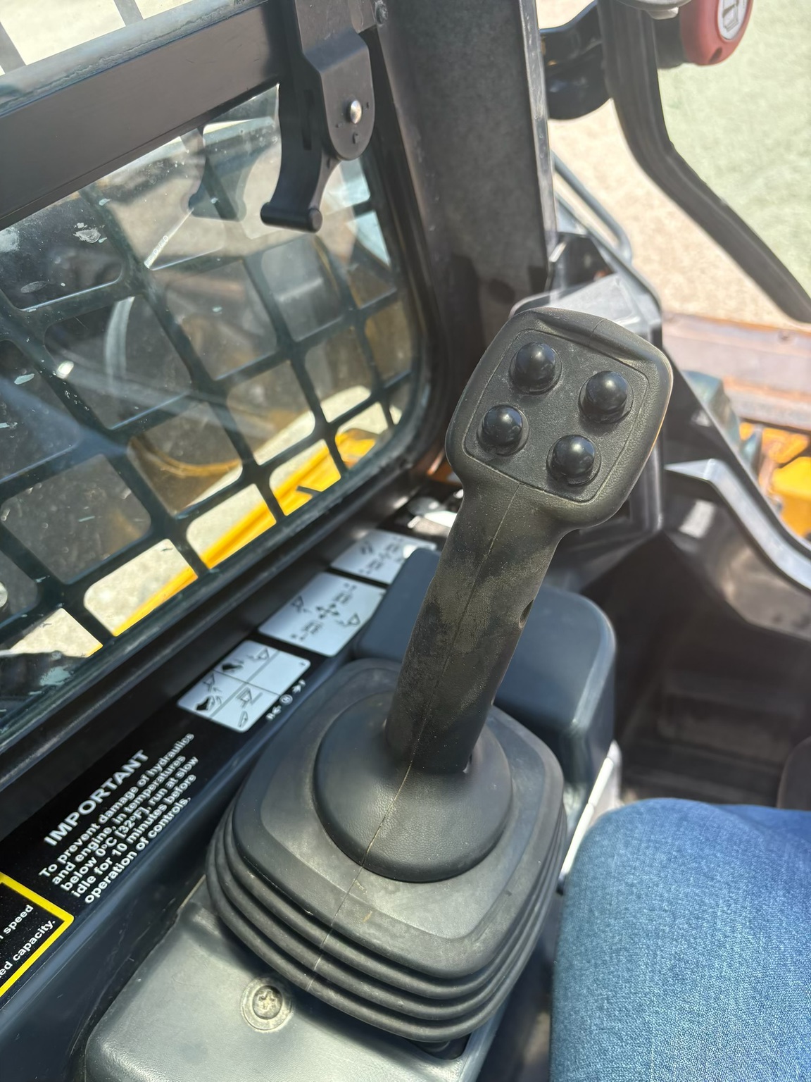 2021 John Deere 331G Image 14