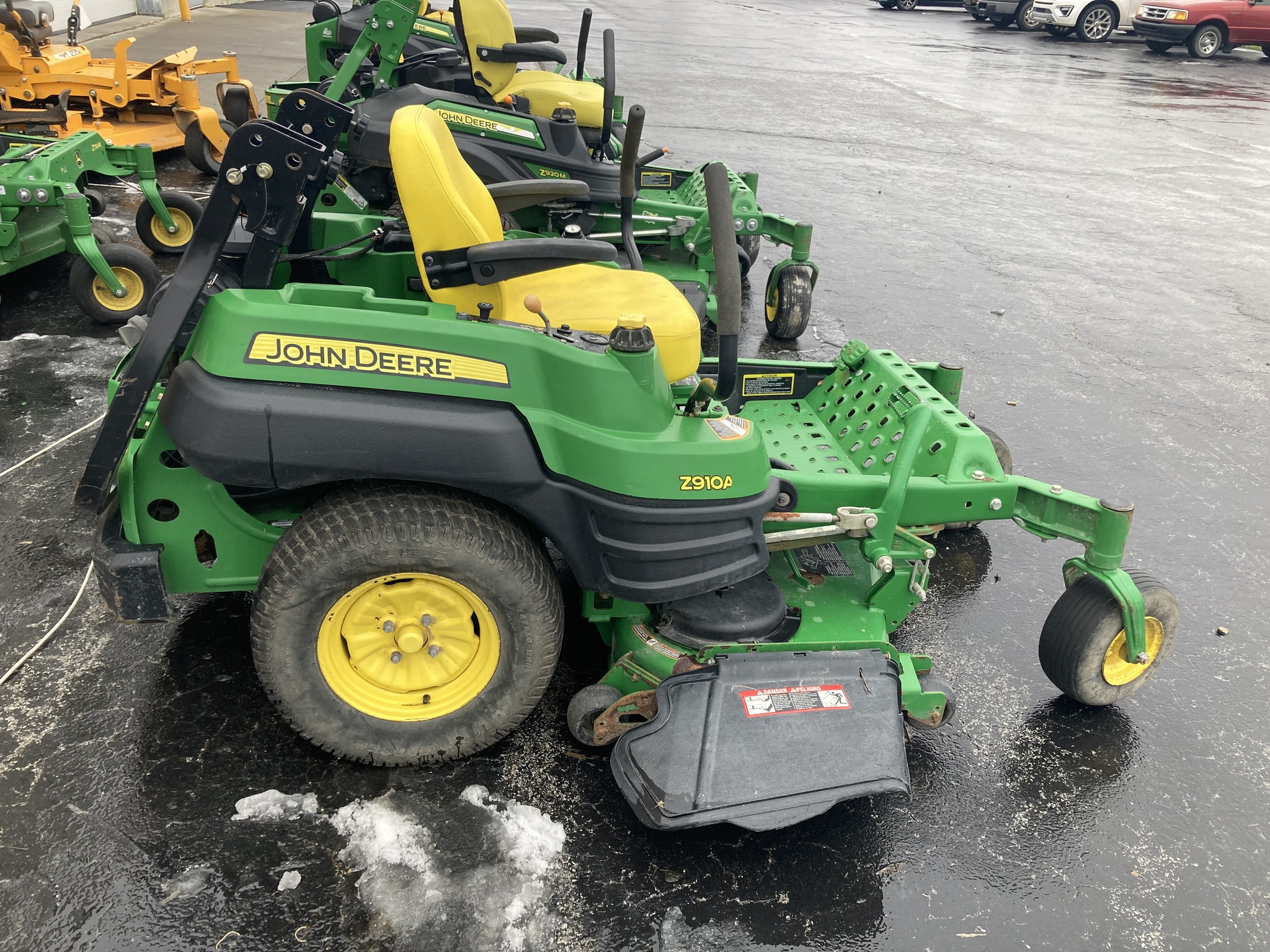 2011 John Deere Z910A Image 2