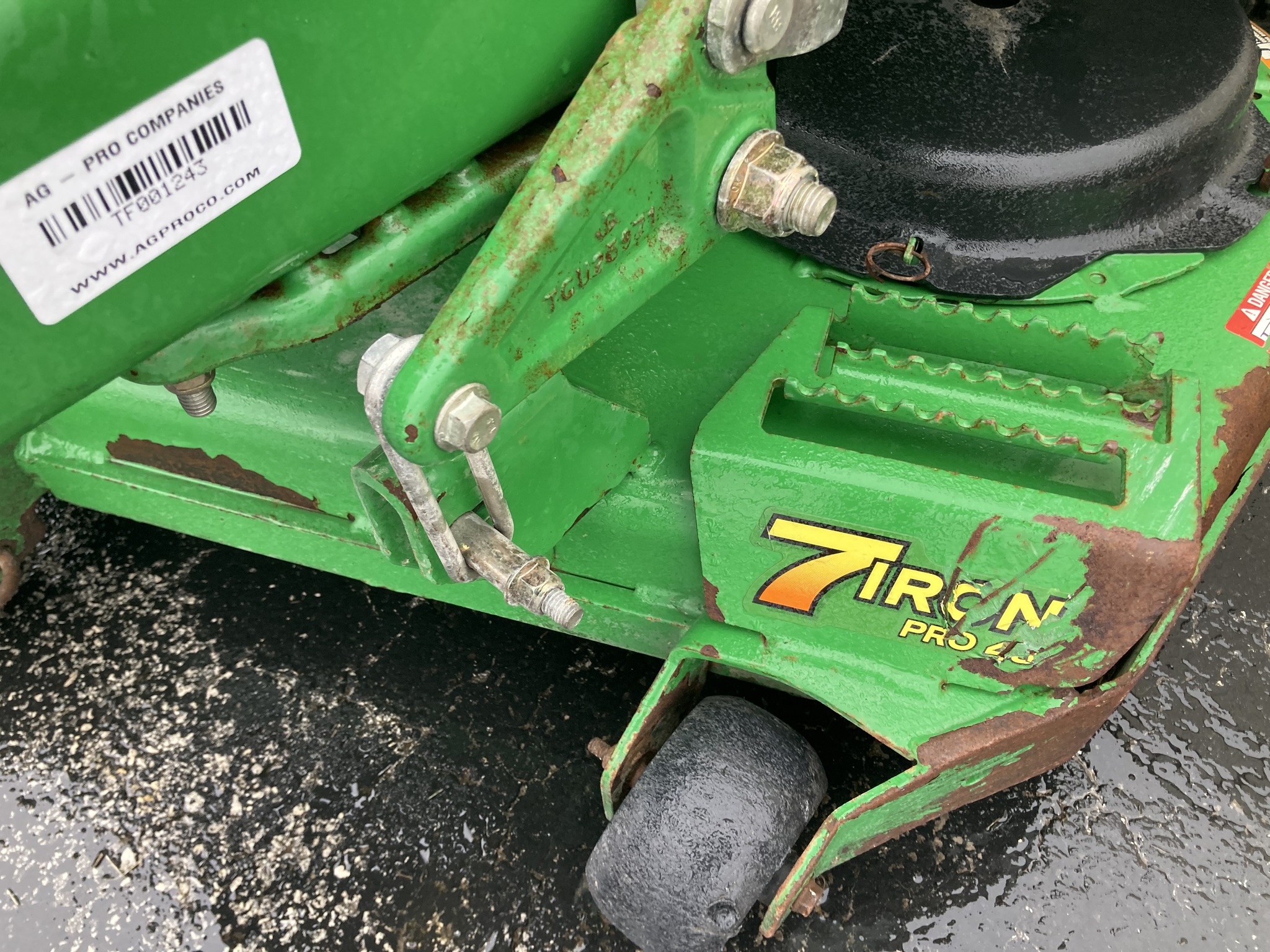 2011 John Deere Z910A Image 4