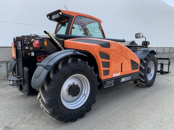 2023 JLG AG832