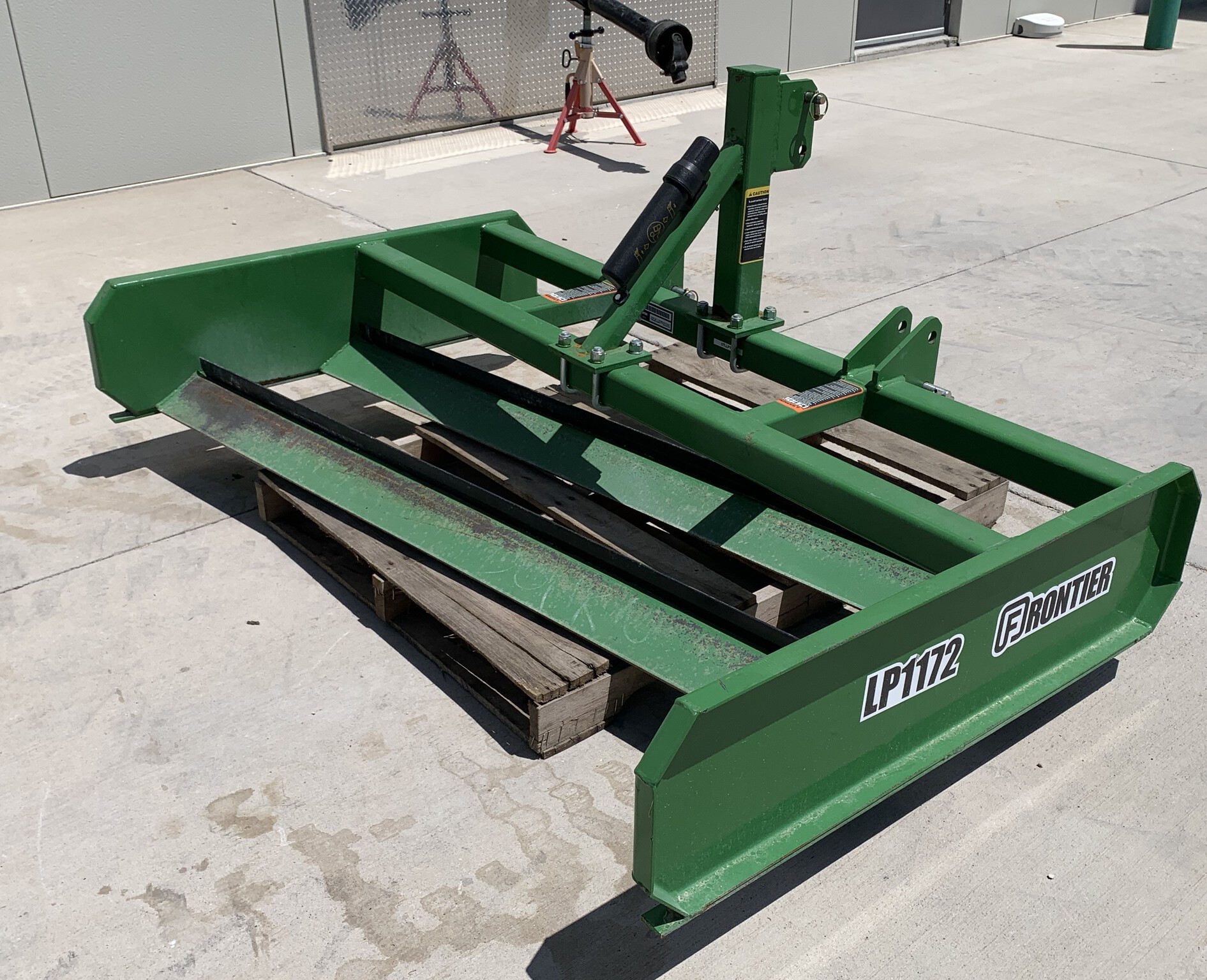 2015 Frontier LP1172 Image 1