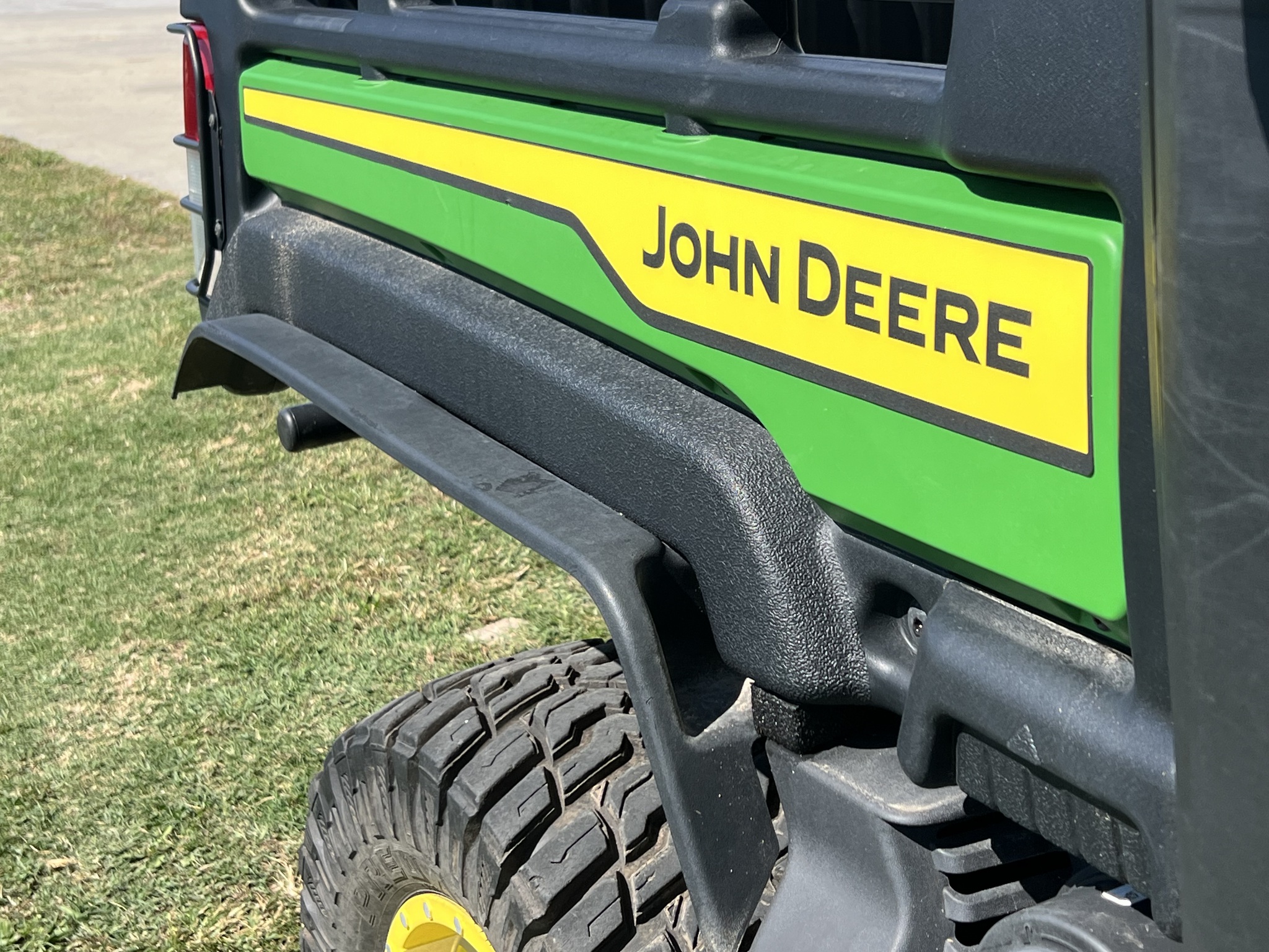  2023 John Deere XUV 835R at Heritage Tractor in Rogersville, MO