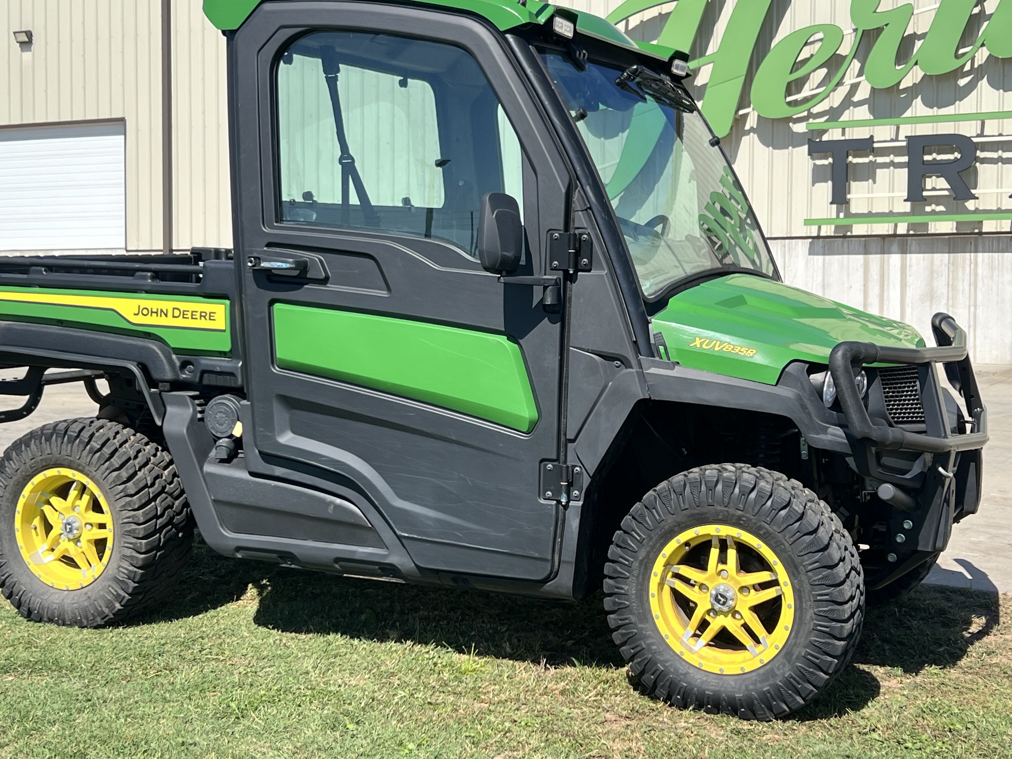  2023 John Deere XUV 835R at Heritage Tractor in Rogersville, MO