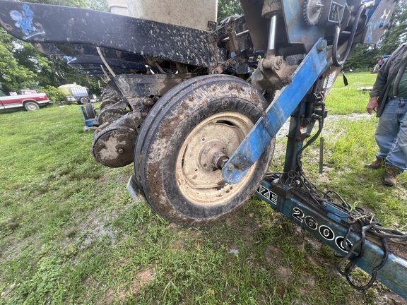 Photo of 1996 Kinze 2600