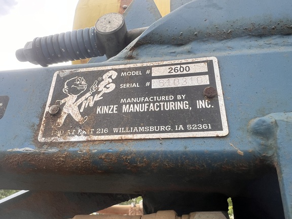 Photo of 1996 Kinze 2600