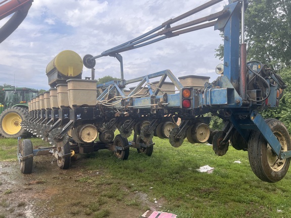 Photo of 1996 Kinze 2600