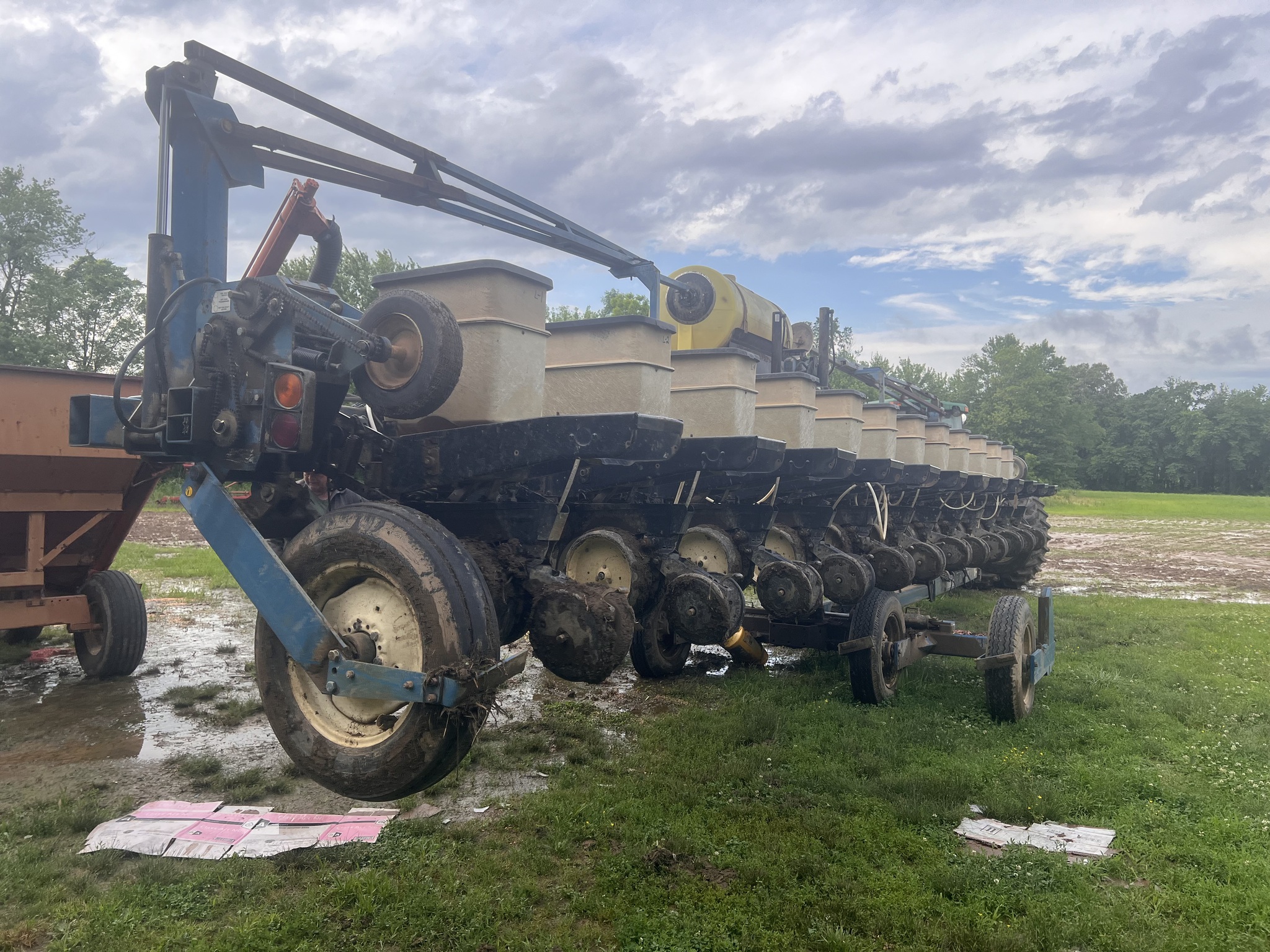 1996 Kinze 2600