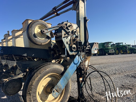 Photo of 1996 Kinze 2600