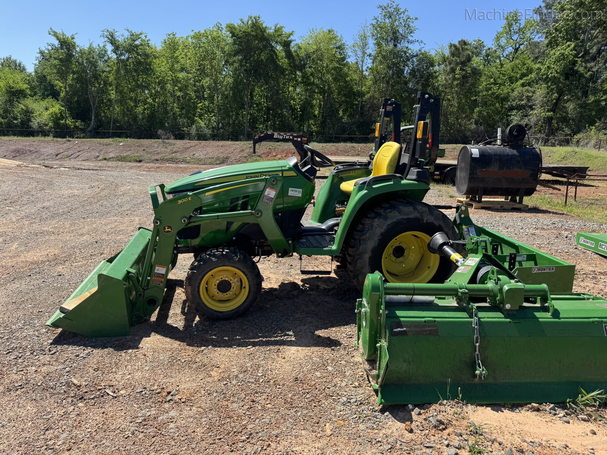 2023 John Deere 3025E Image 1