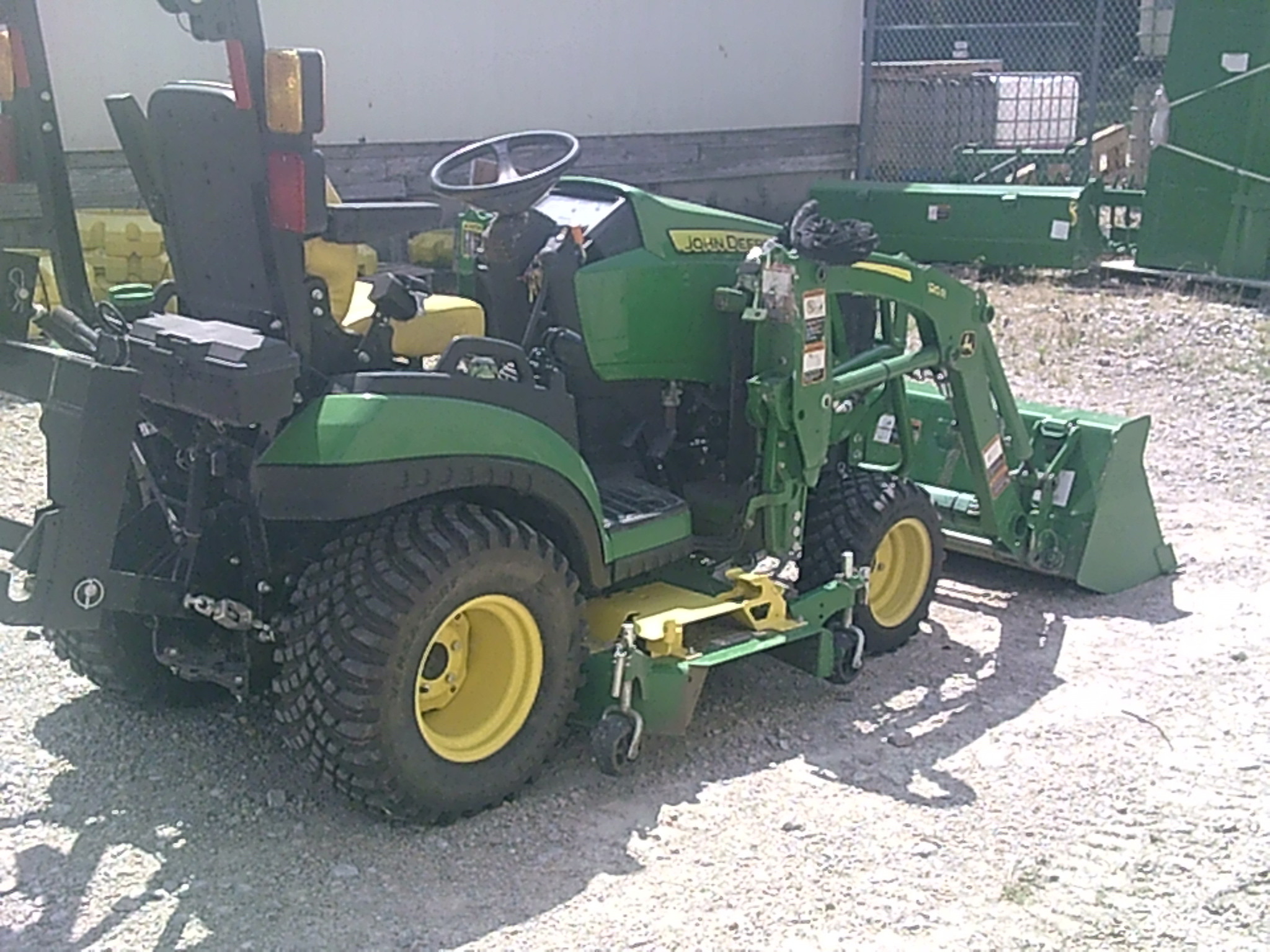 2023 John Deere 1025R Image 3