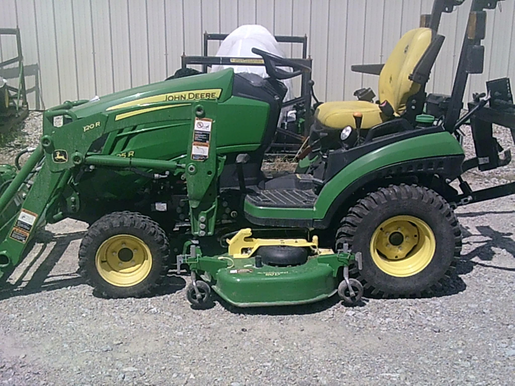 2023 John Deere 1025R Image 6