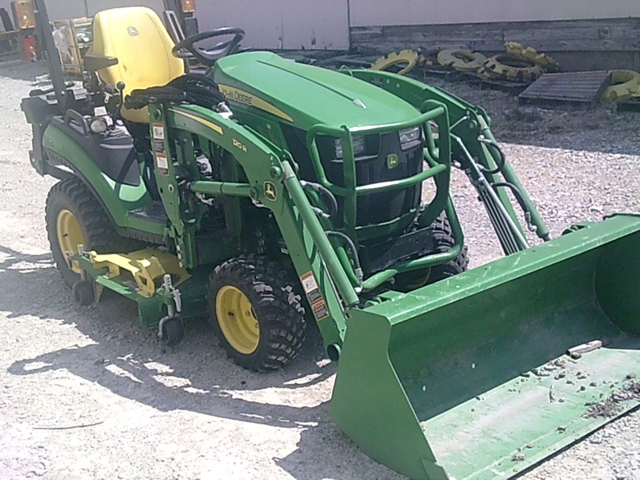 2023 John Deere 1025R Image 1