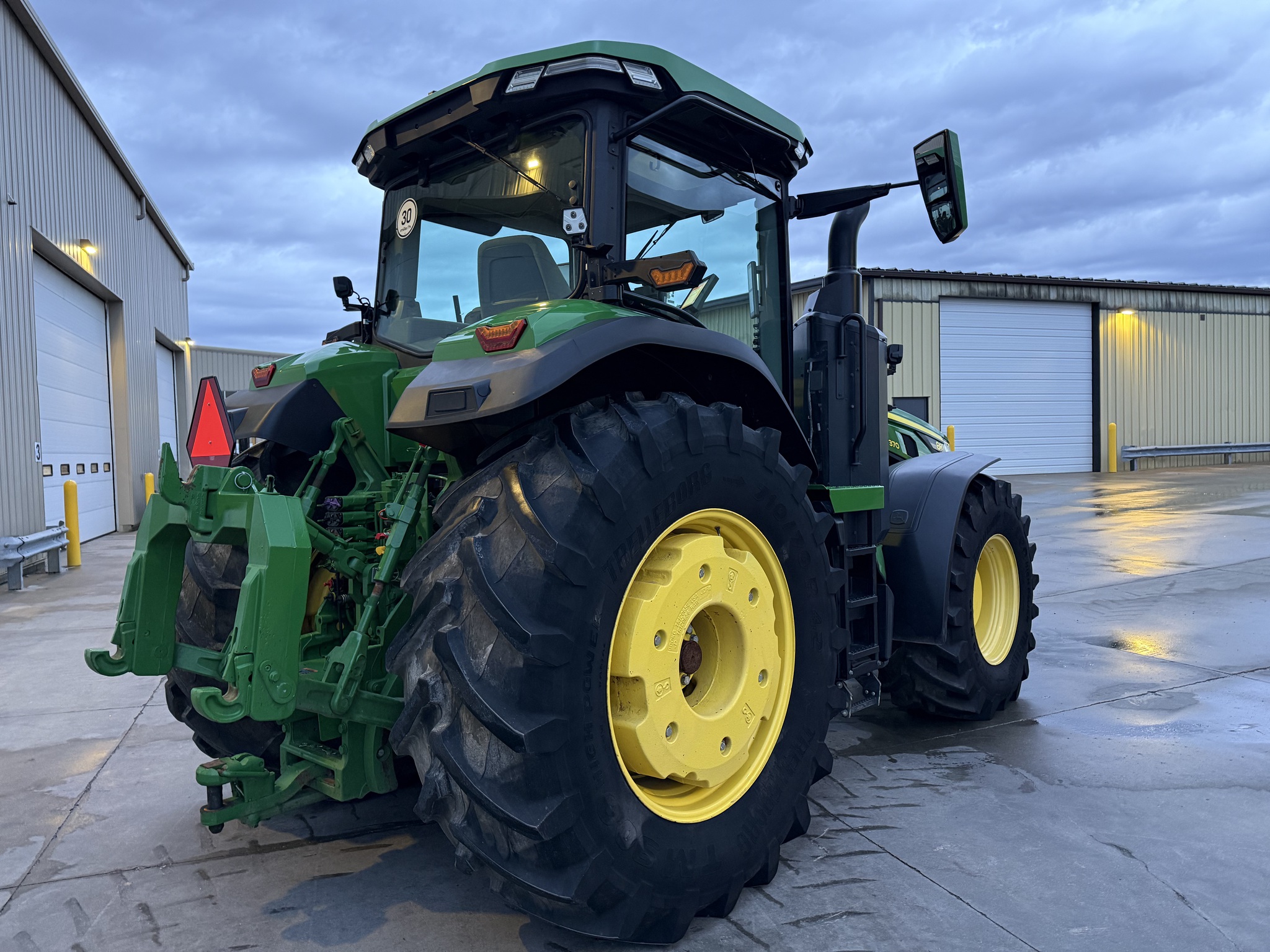 2023 John Deere 8R 370 Image 3
