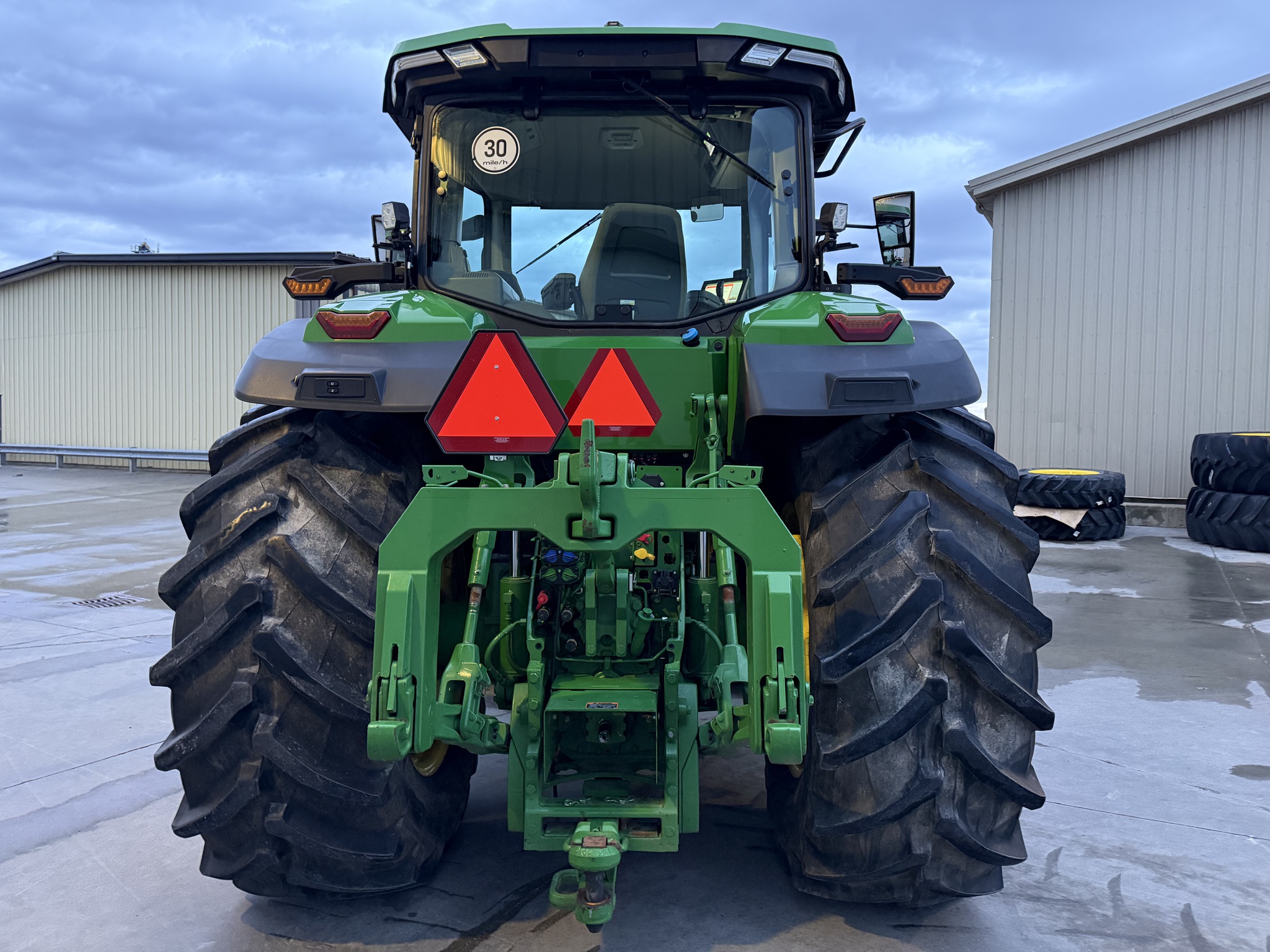 2023 John Deere 8R 370 Image 4