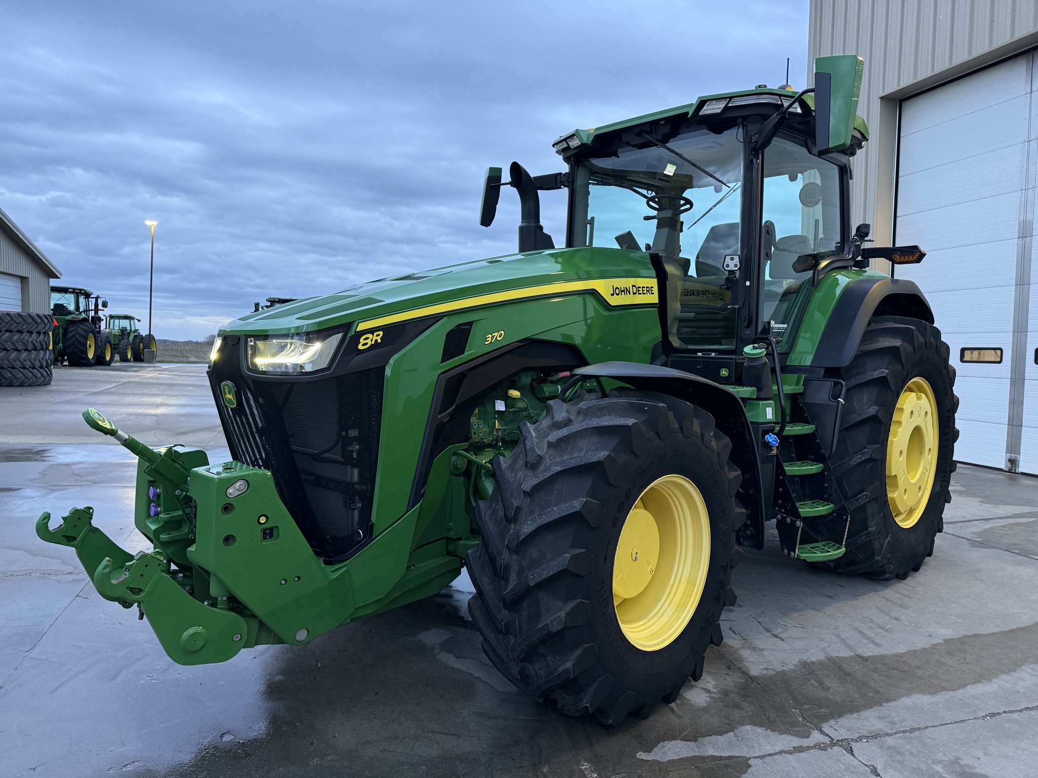 2023 John Deere 8R 370 Image 7