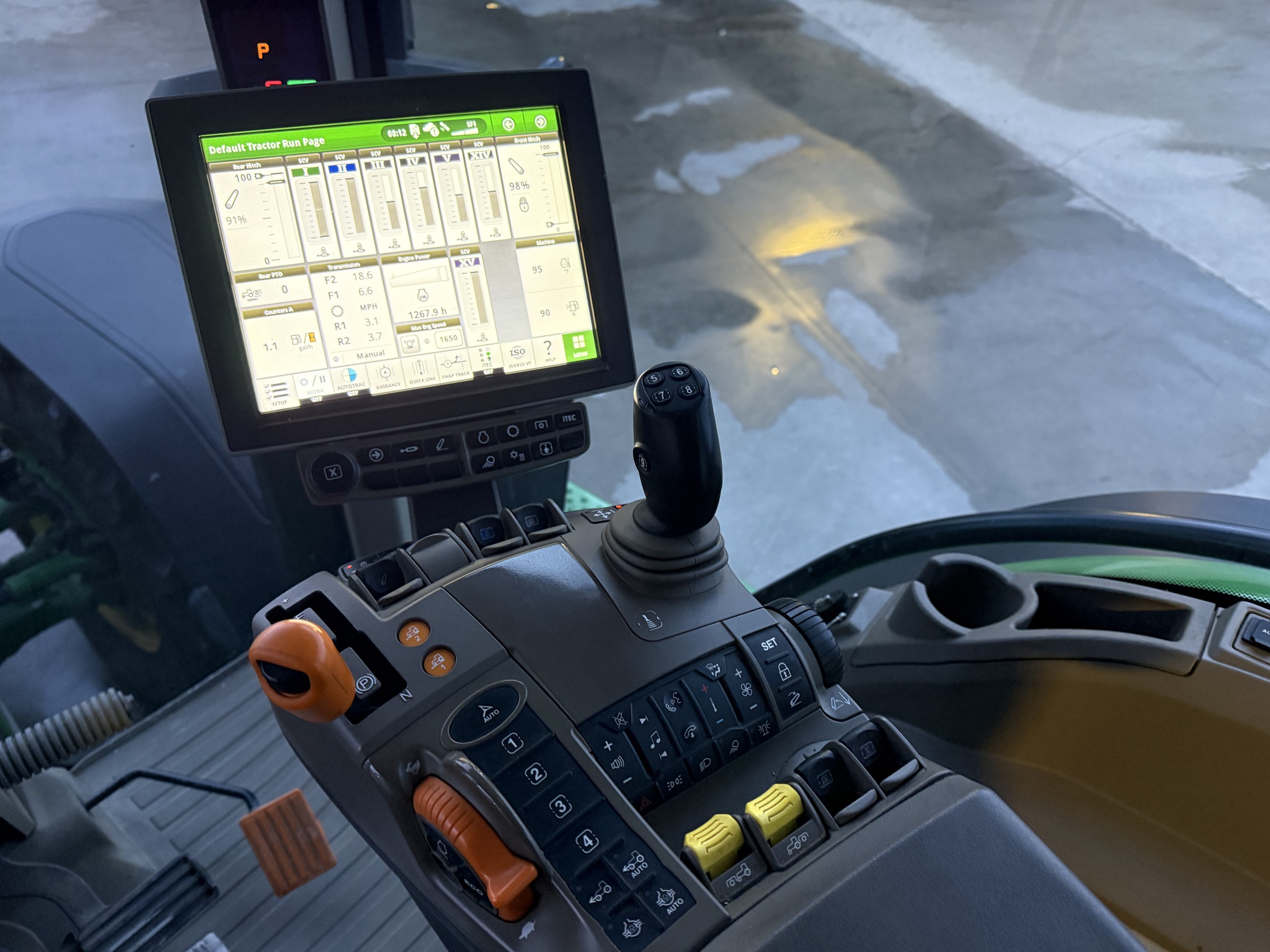 2023 John Deere 8R 370 Image 10