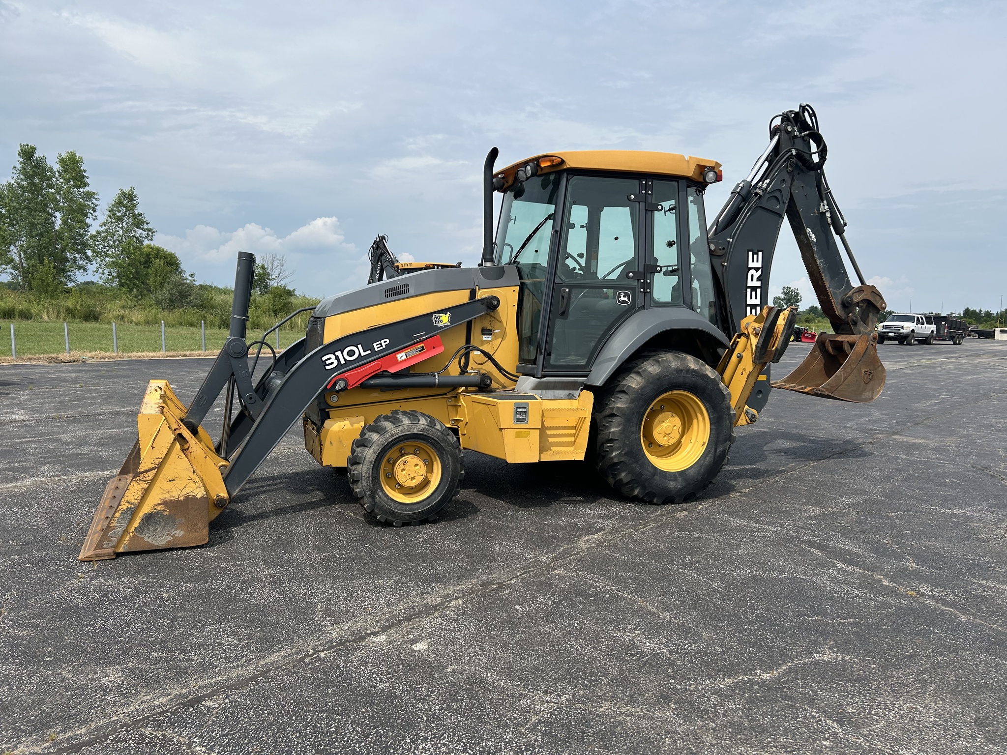 2019 John Deere 310L EP Image 1