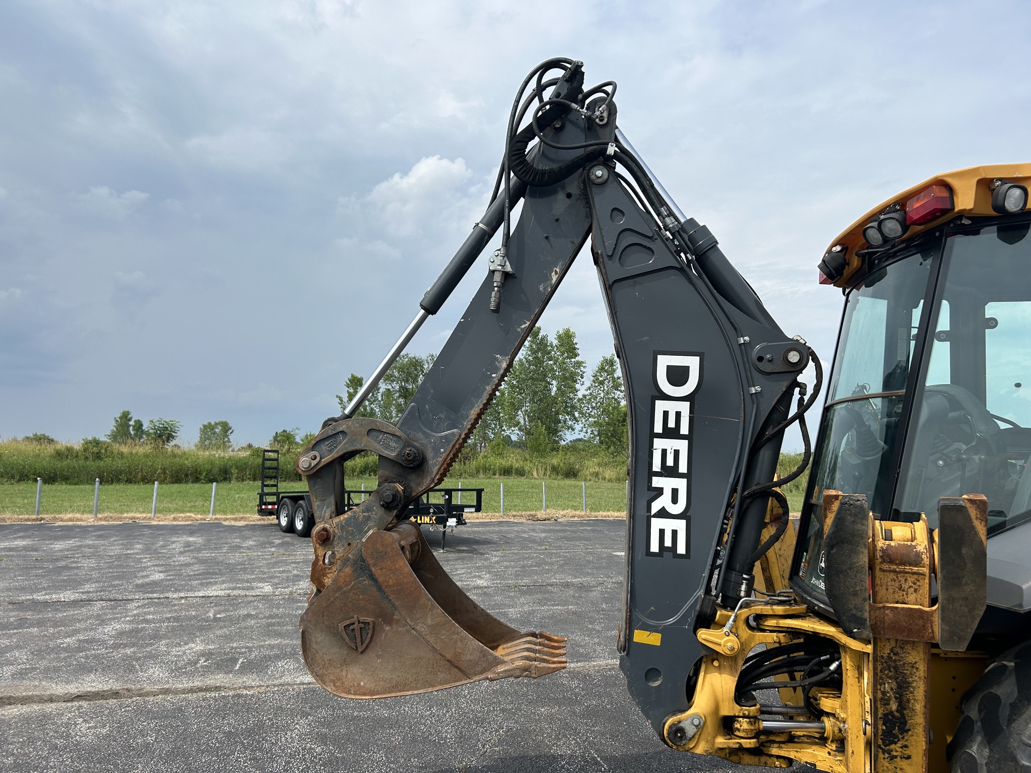 2019 John Deere 310L EP Image 8