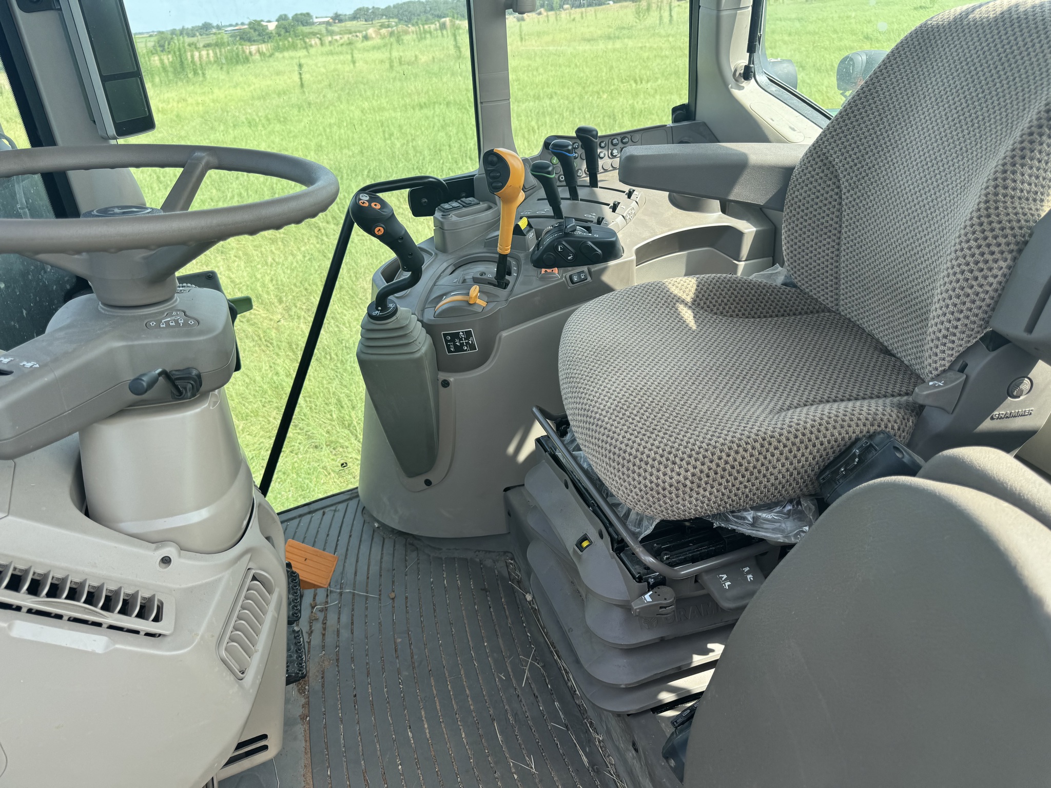 2024 John Deere 6110M Image 9
