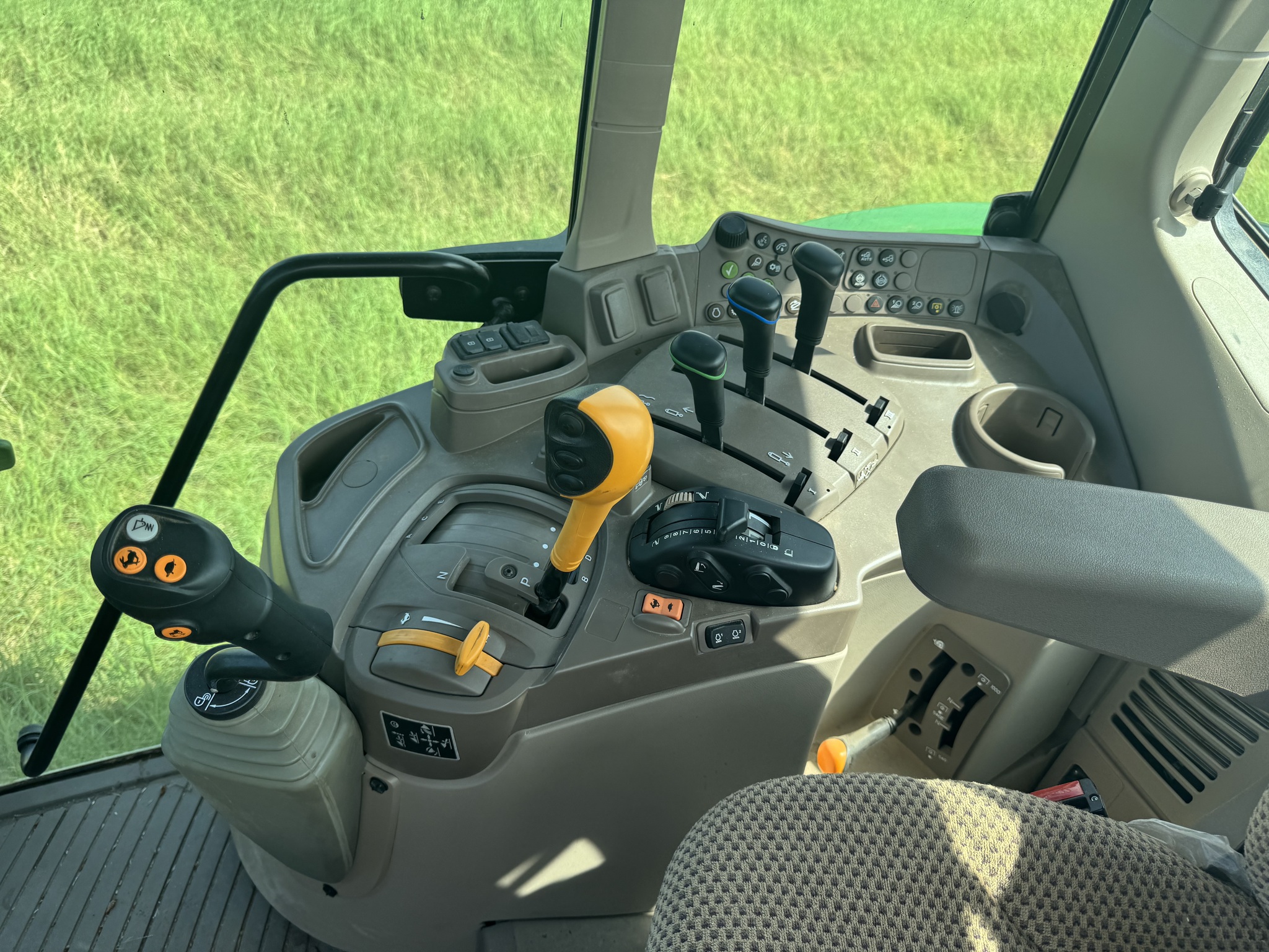 2024 John Deere 6110M Image 10