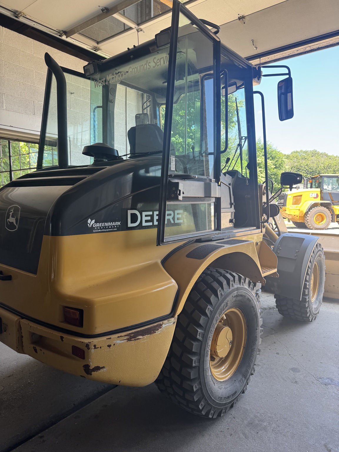 2012 John Deere 244J Image 5