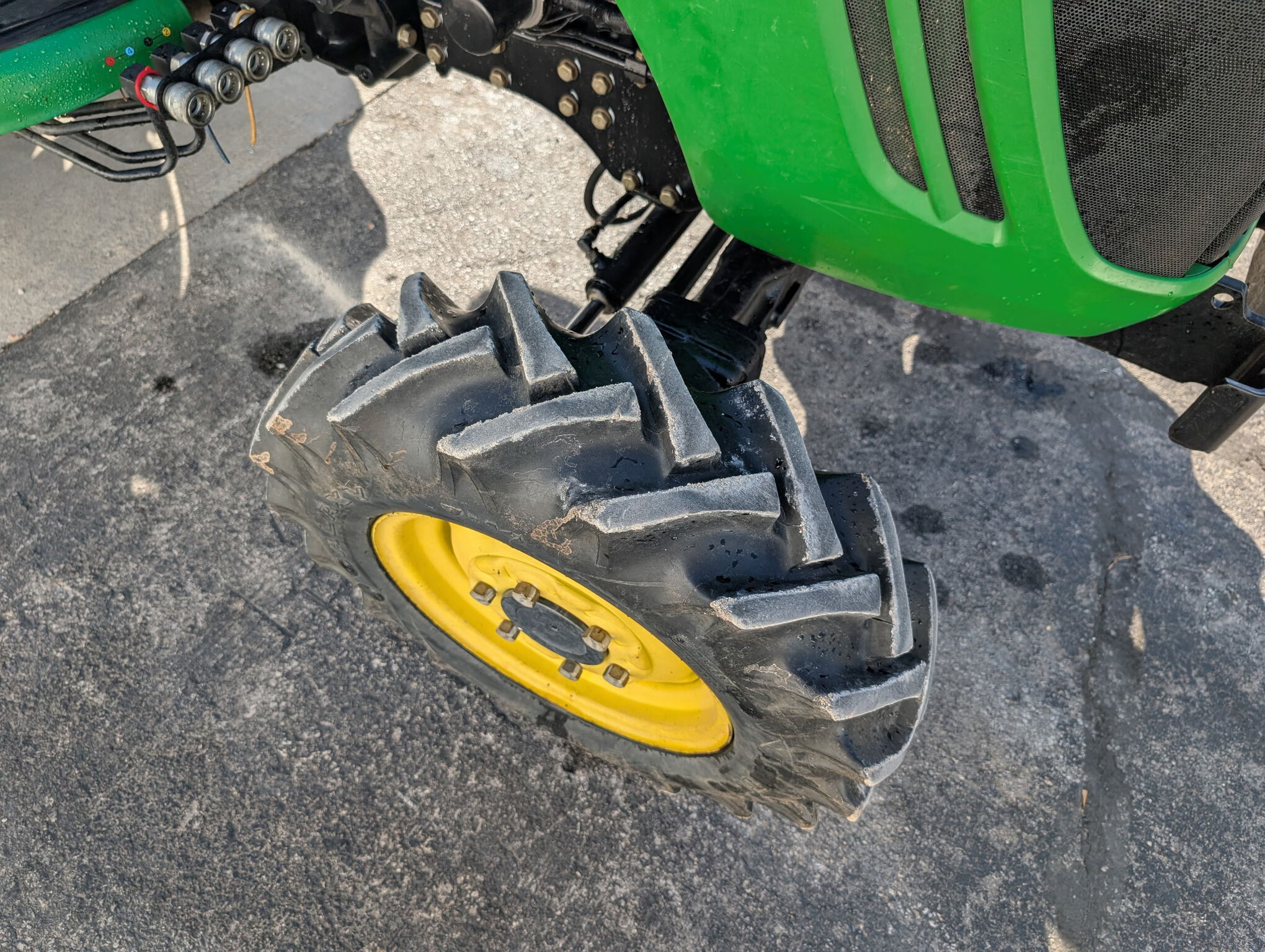  2010 John Deere 3520 at Heritage Tractor in Lamar, MO