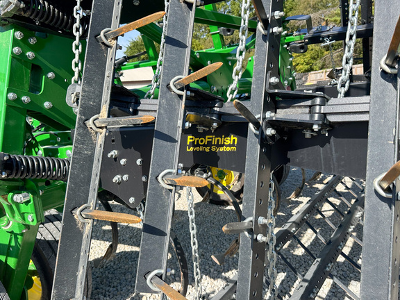 2025 John-Deere 2230FH