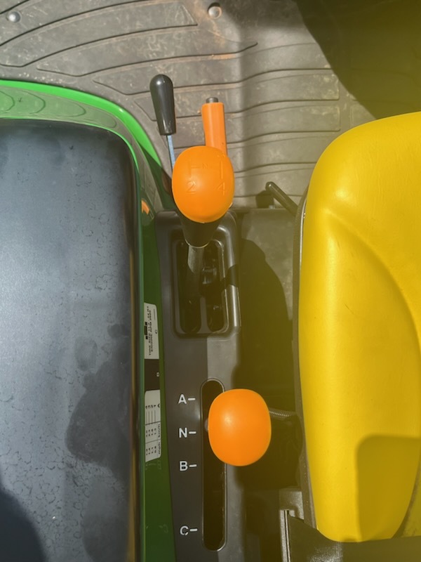 2025 John Deere 3033R Image 5
