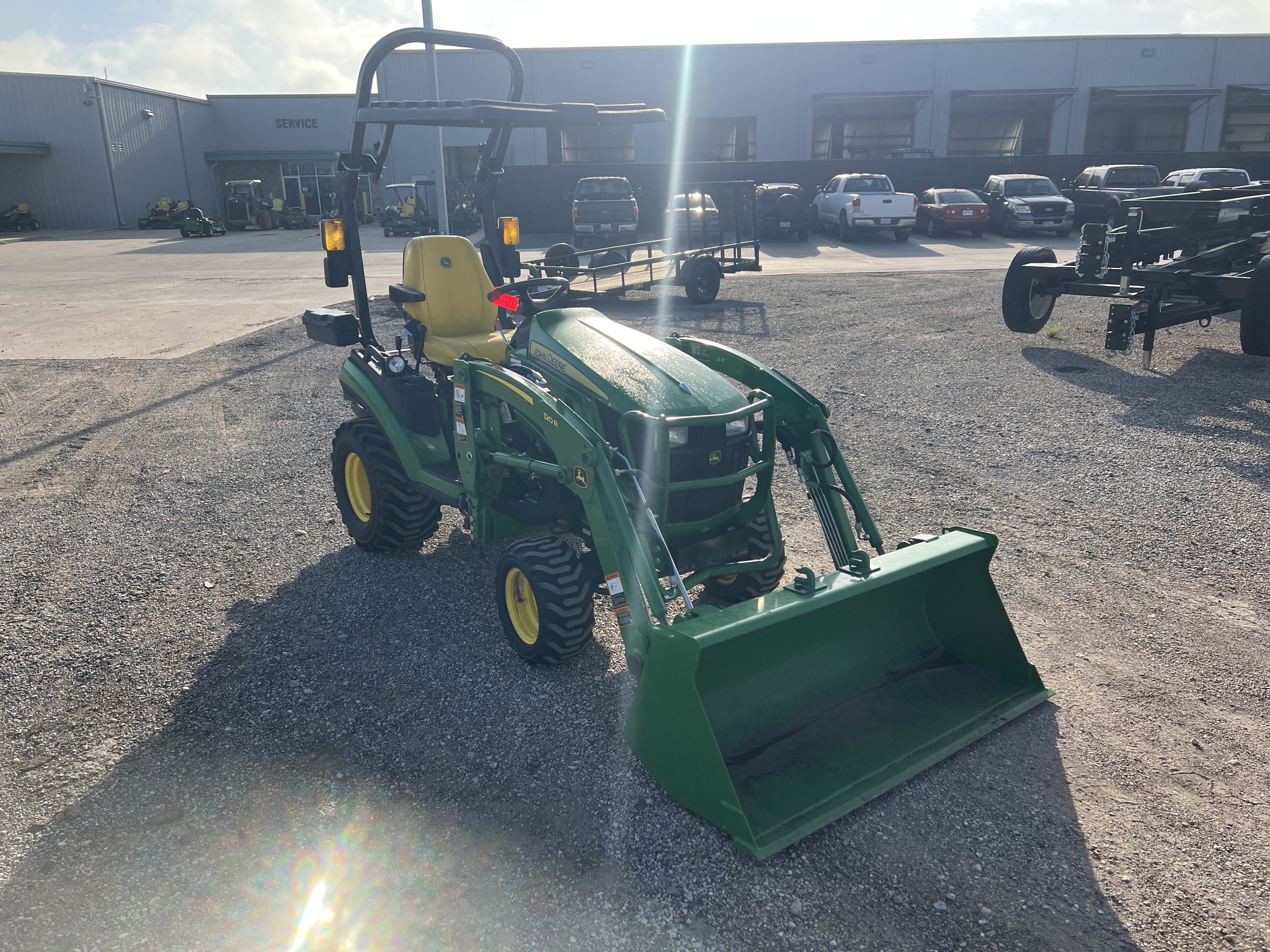 2022 John Deere 1025R Image 5