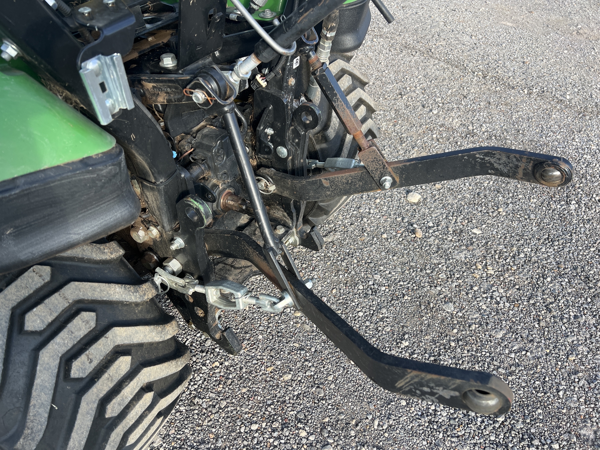 2022 John Deere 1025R Image 11