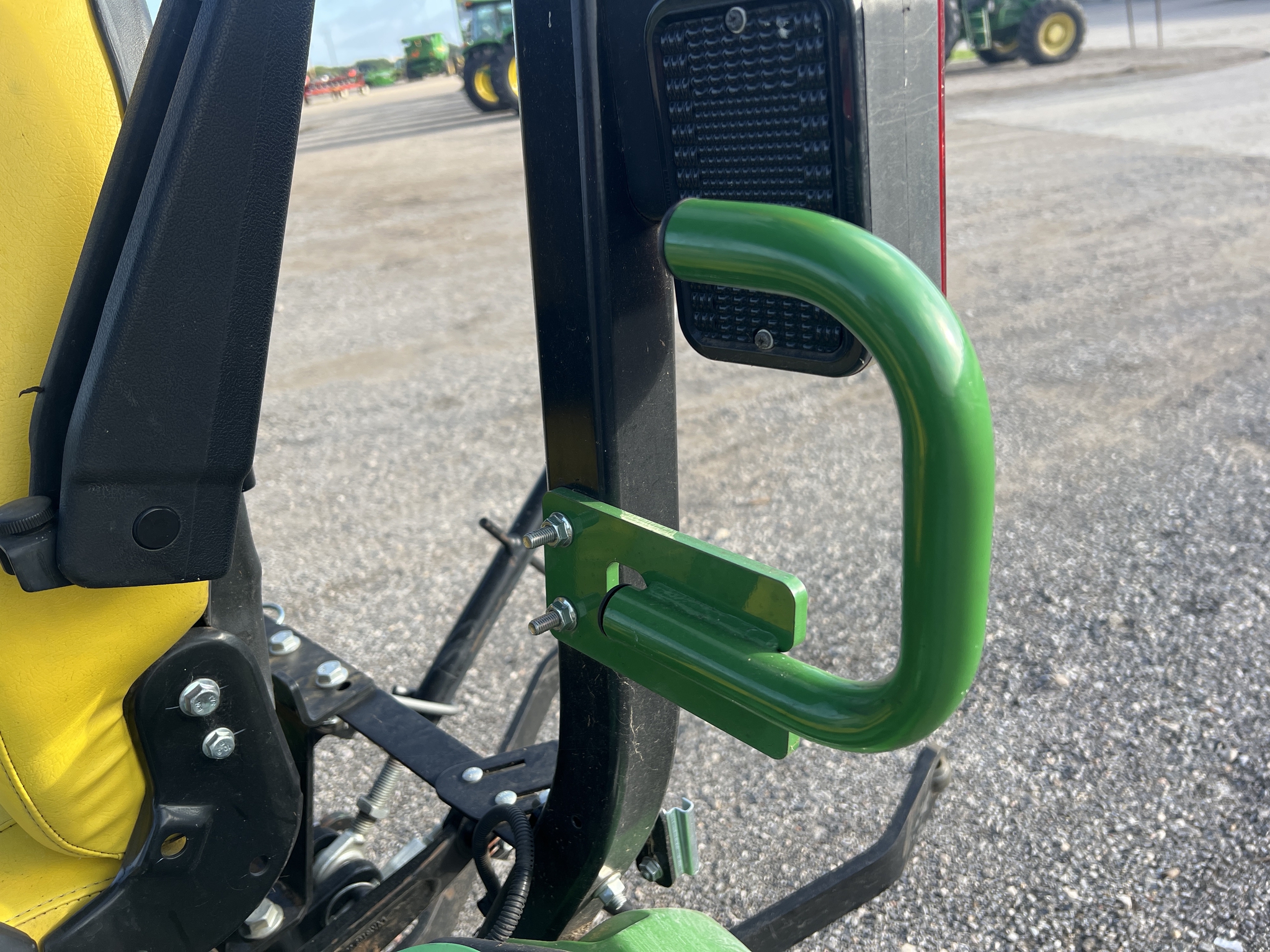 2022 John Deere 1025R Image 10