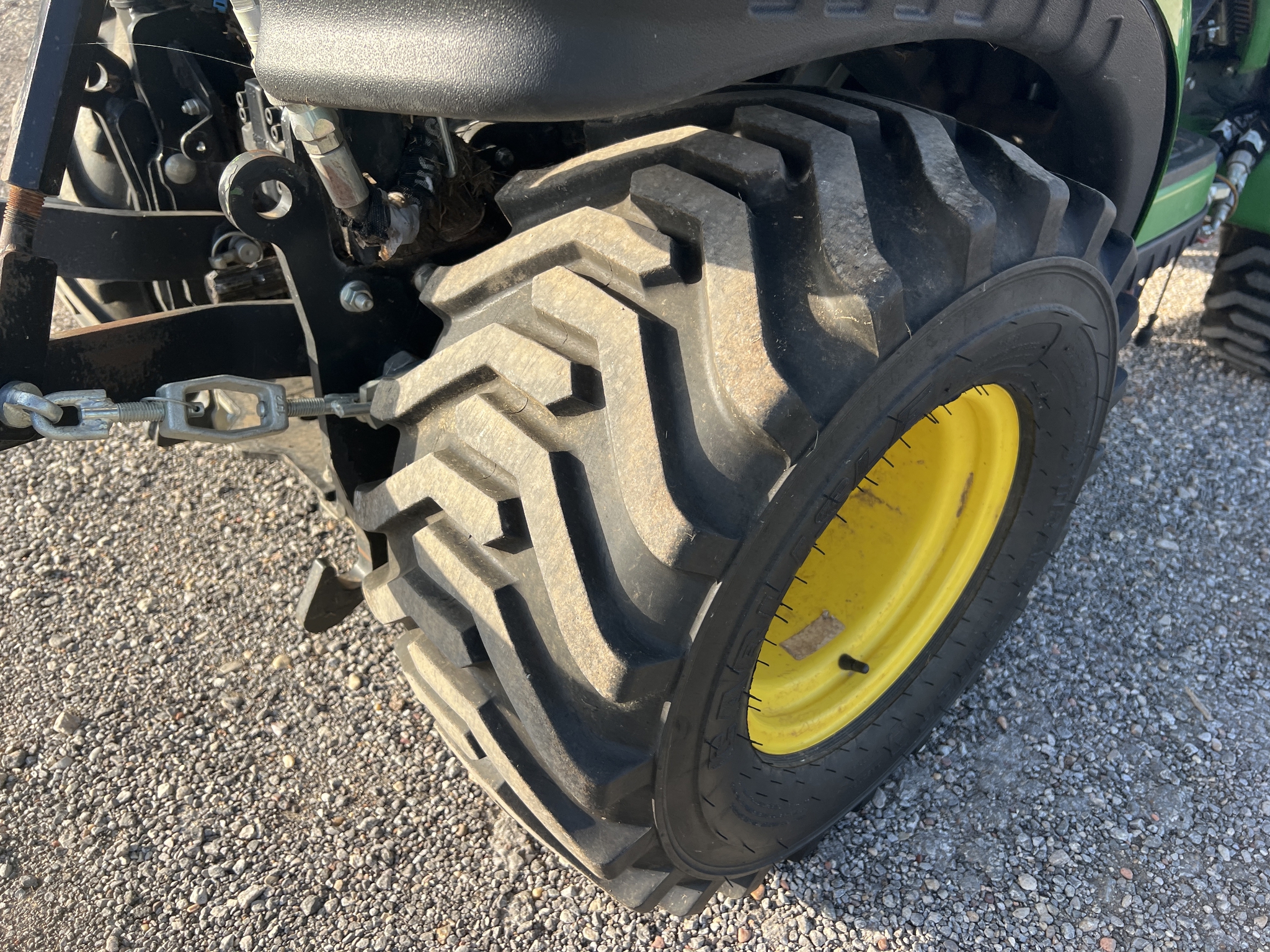 2022 John Deere 1025R Image 18
