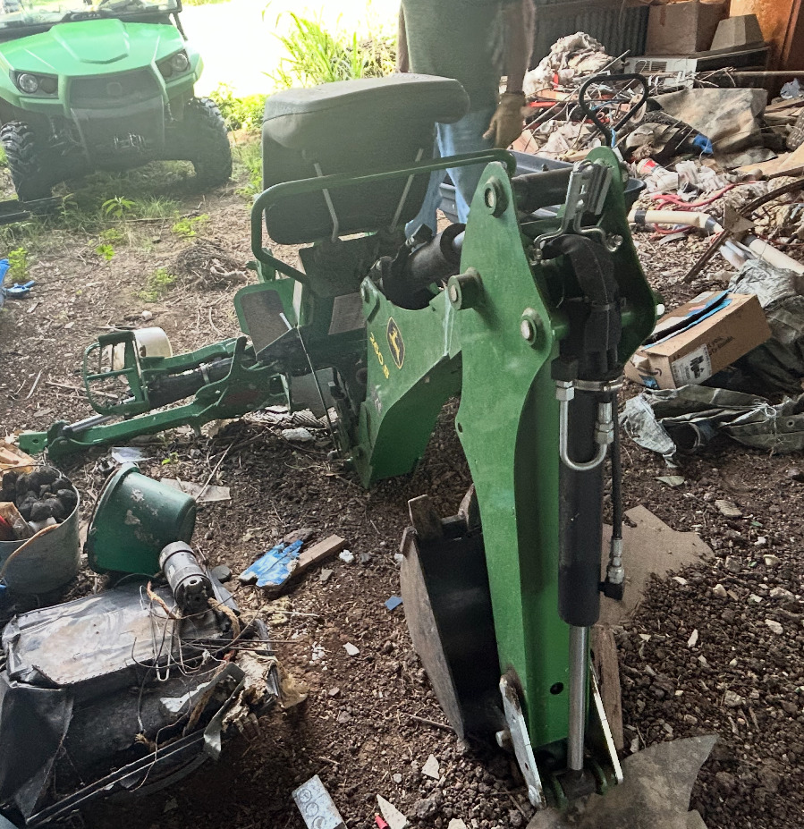 2022 John Deere 1025R Image 16