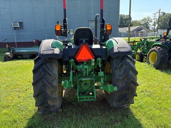 2021 John Deere 5065E Photo 2