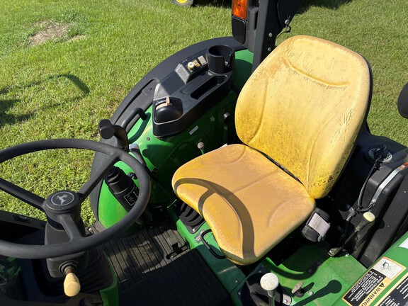 2021 John Deere 5065E Photo 4