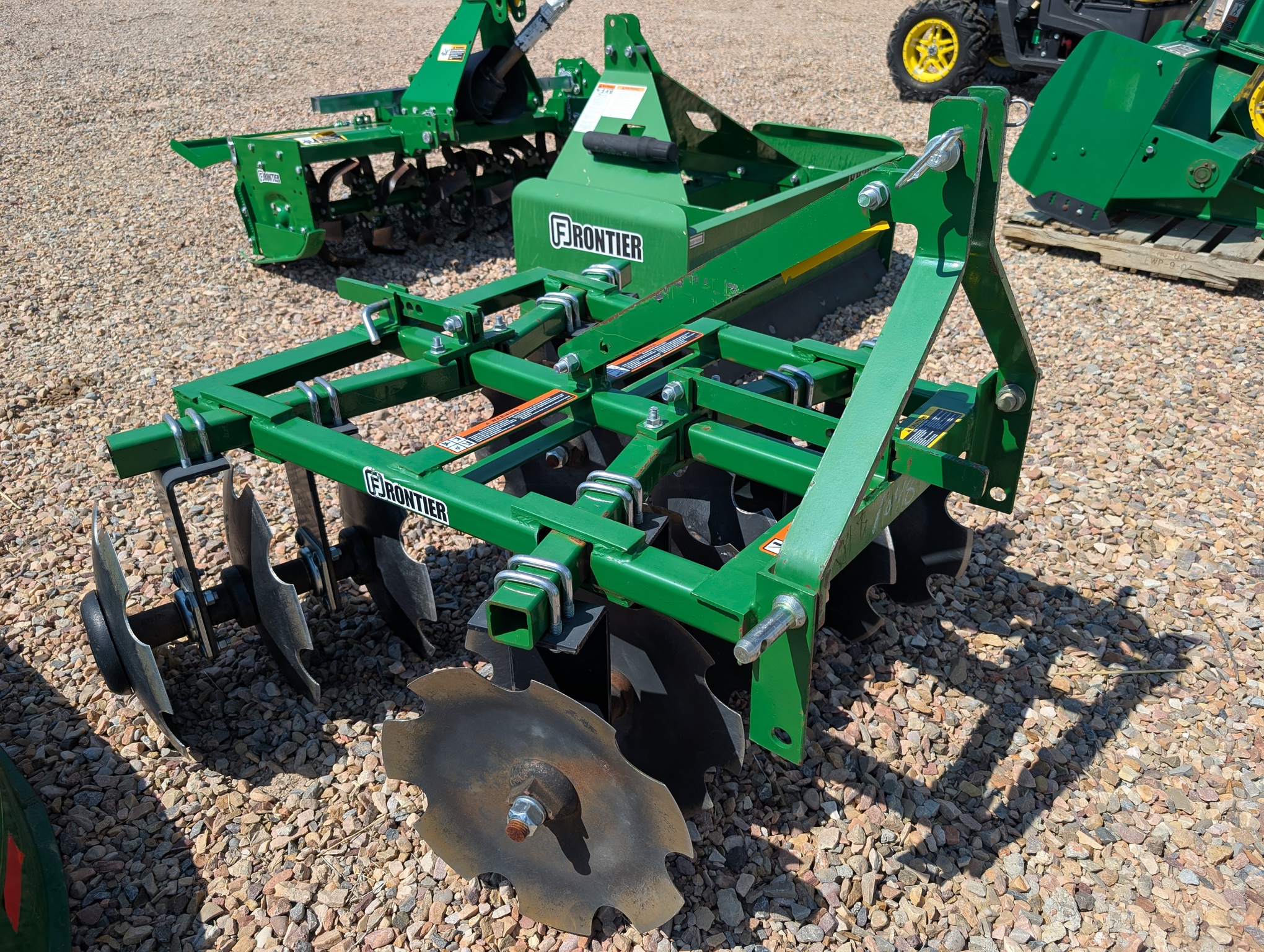 2018 Frontier DH1048 Image 2